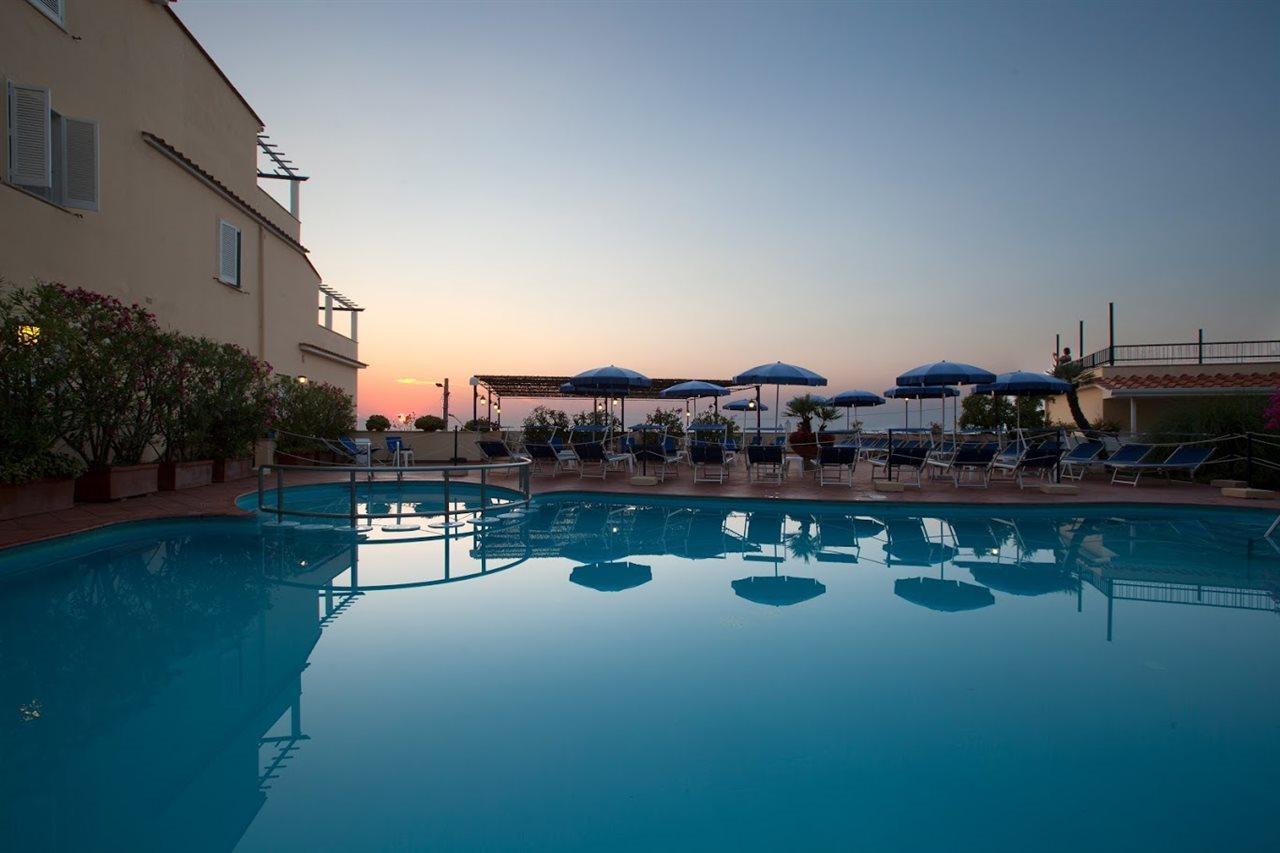 Hotel Piccolo Paradiso Massa Lubrense Exterior photo